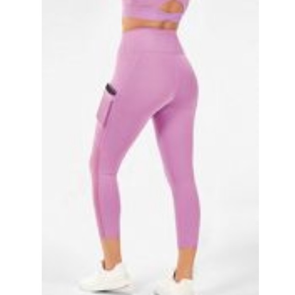 Fabletics Pants - NWT Fabletics Mila High-Waisted Pocket Capri